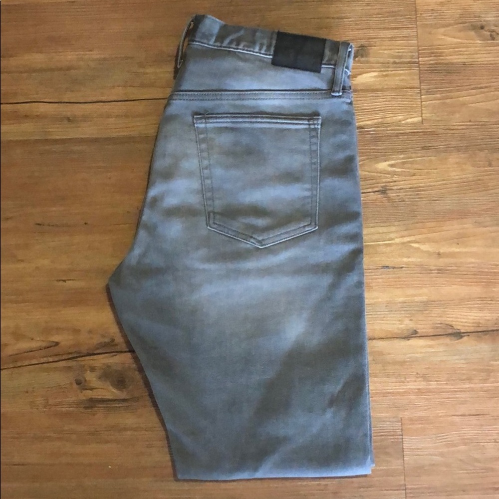 Never worn Gap jean